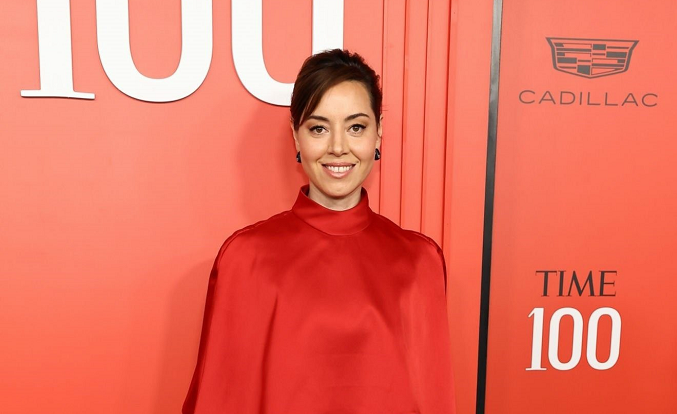 Aubrey Plaza wore Carolina Herrera mini dress @ 2023 Time 100 Gala